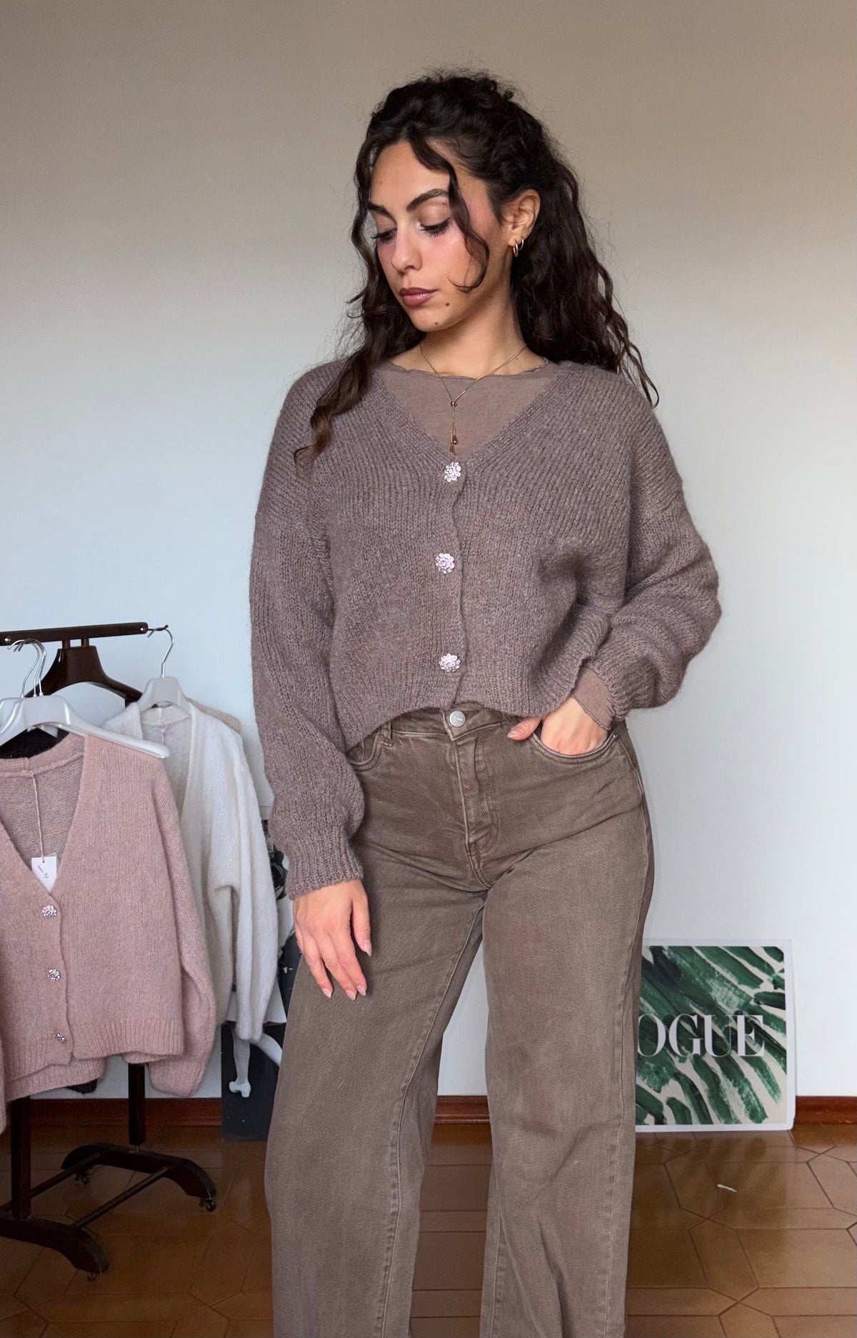 Cardigan con tre bottoni gioiello
