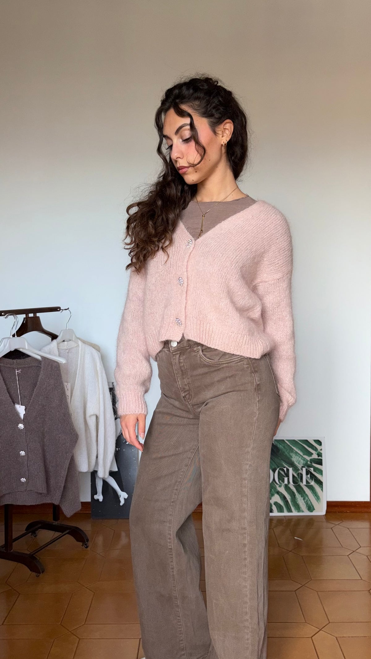 Cardigan con tre bottoni gioiello