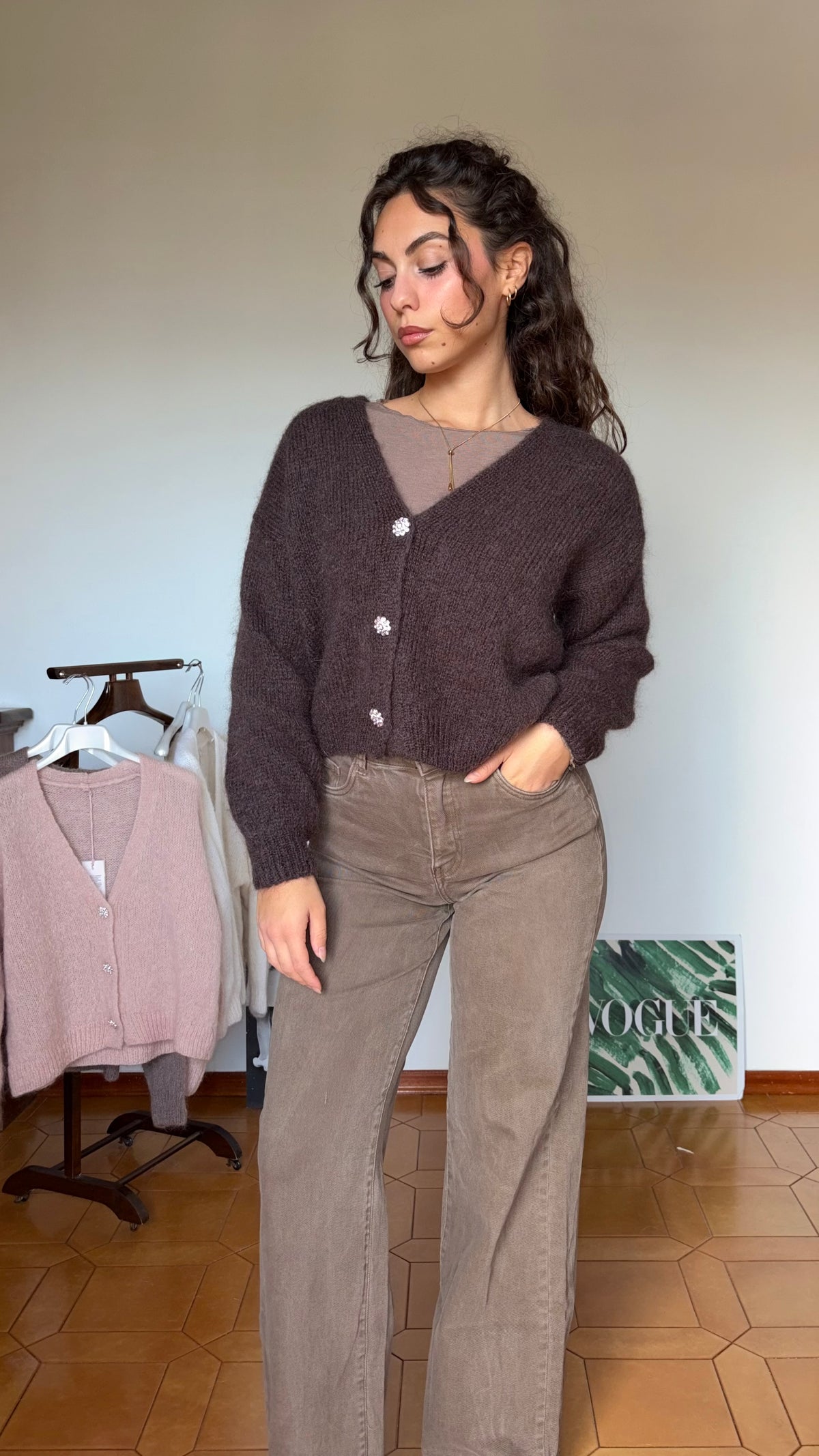 Cardigan con tre bottoni gioiello