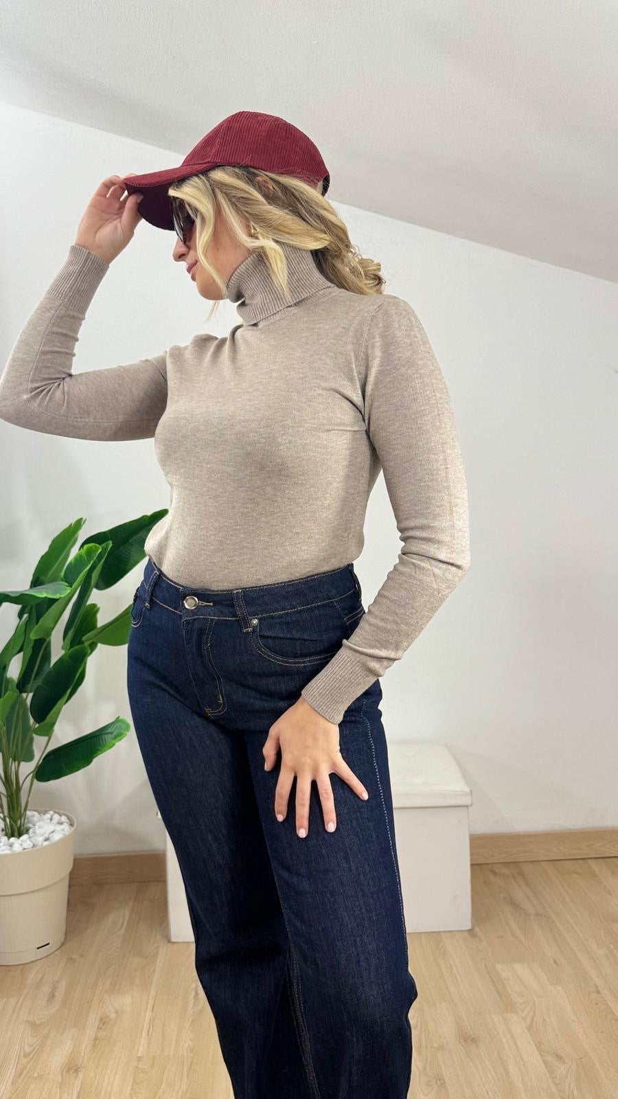 Pullover a collo alto beige