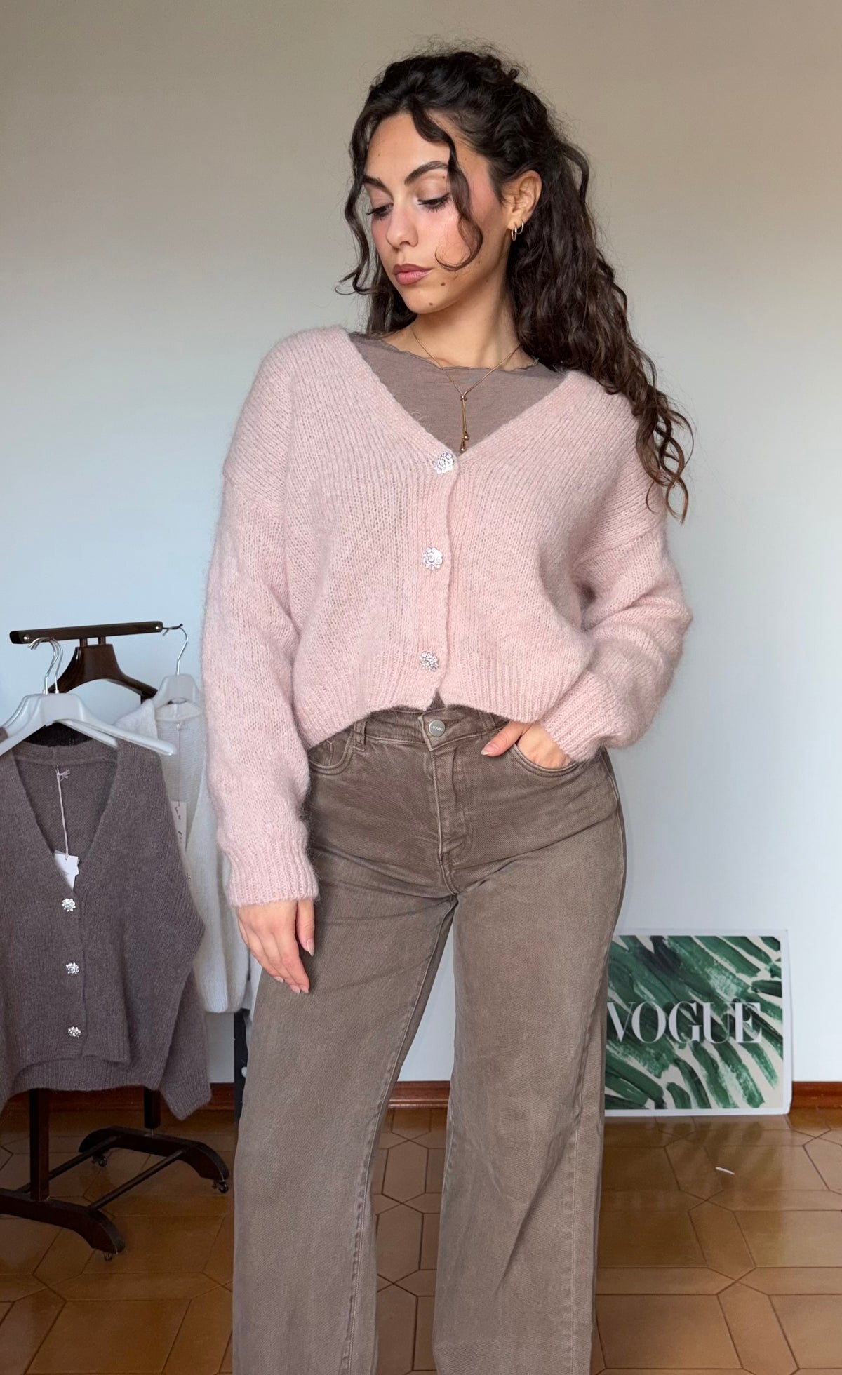 Cardigan con tre bottoni gioiello