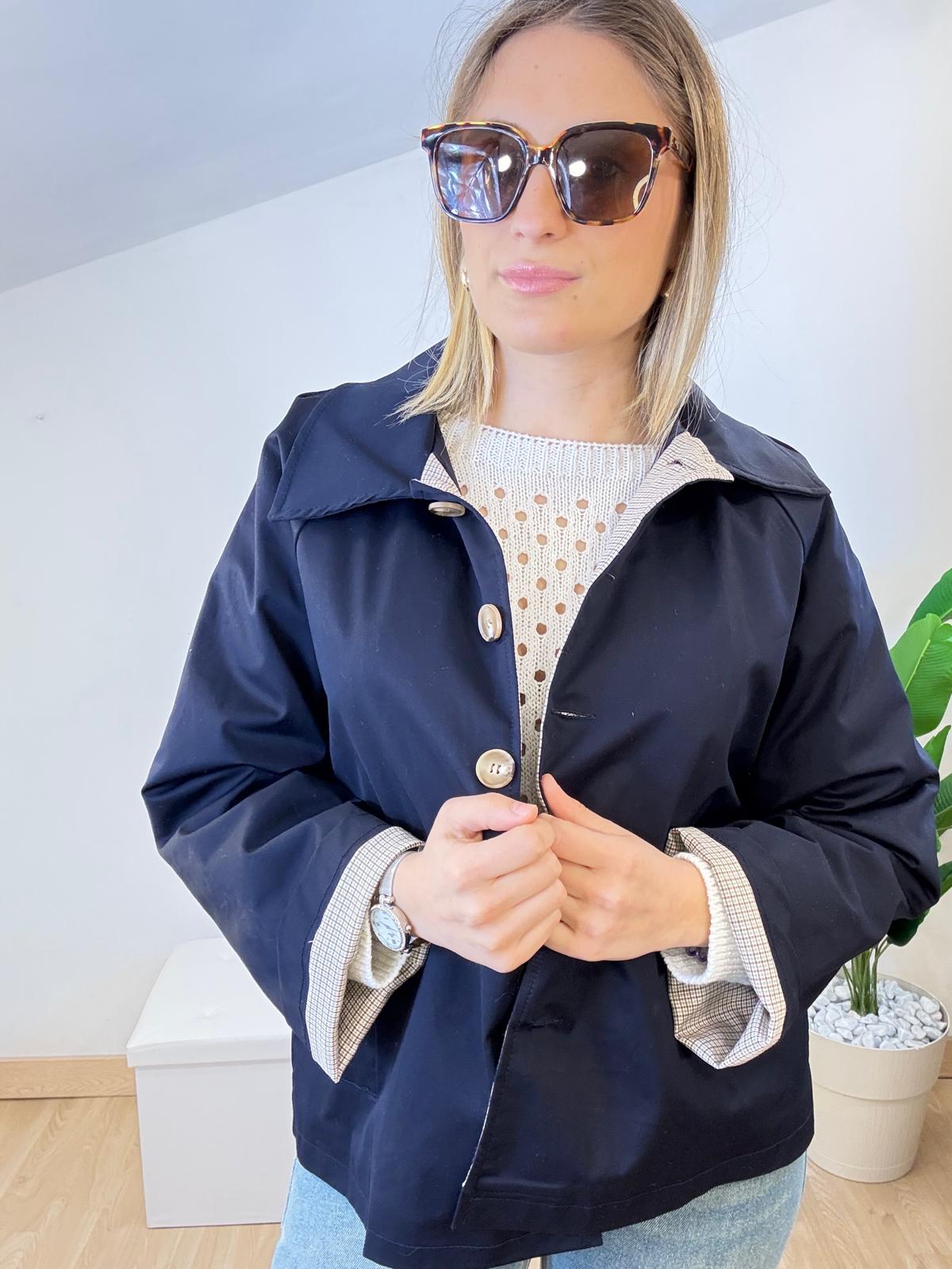 Giubbino con bottoni blu navy