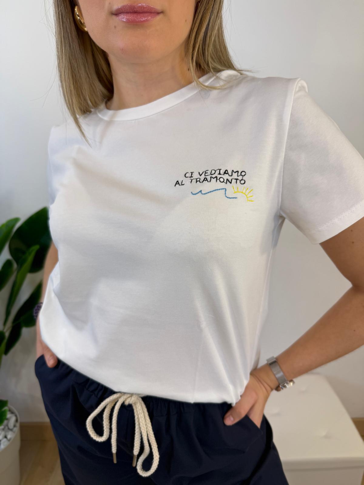 T-shirt "ci vediamo al tramonto"